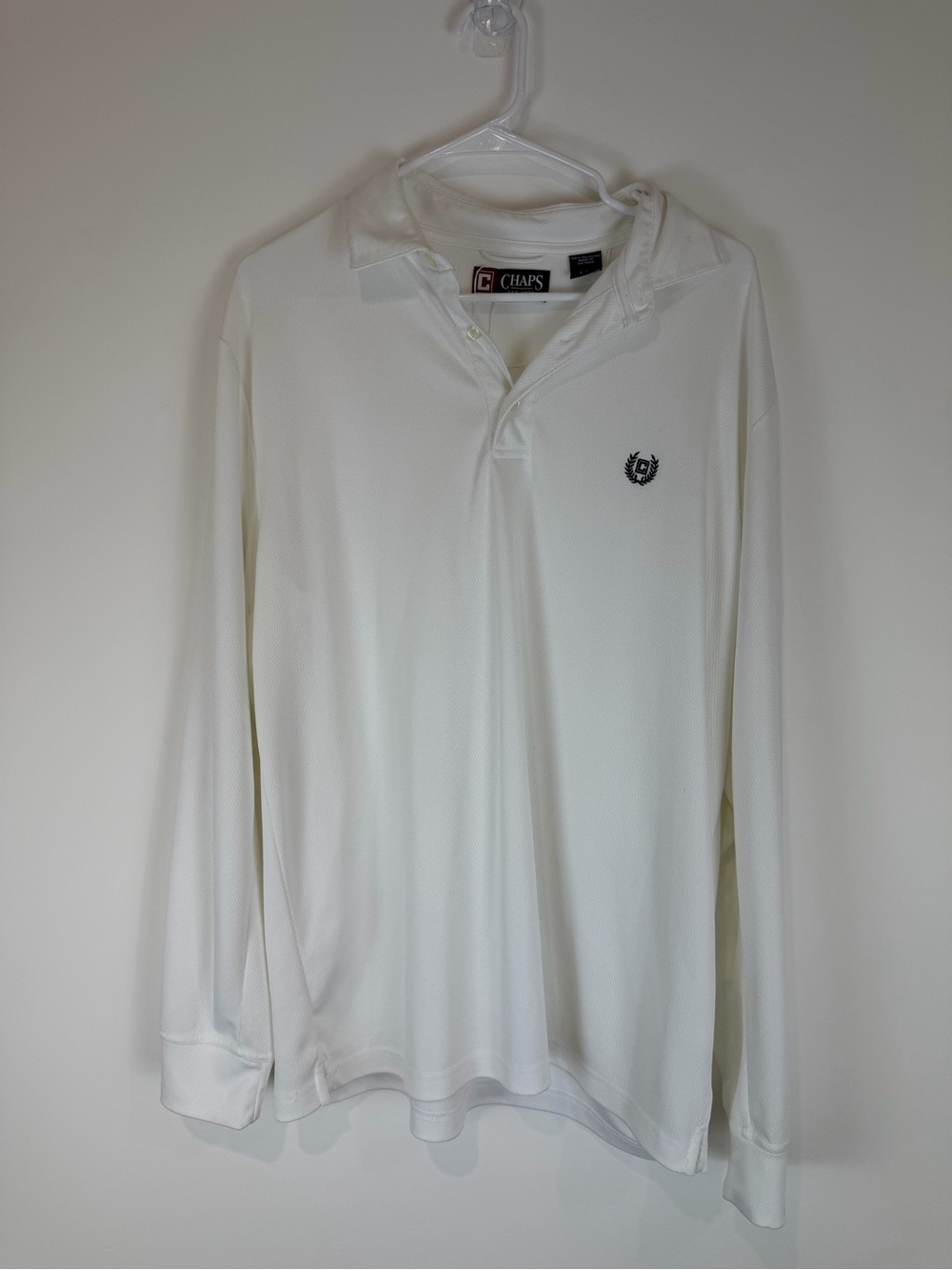 Chaps Men’s White Long Sleeve Performance Polo Golf shirt with Crest-Size L